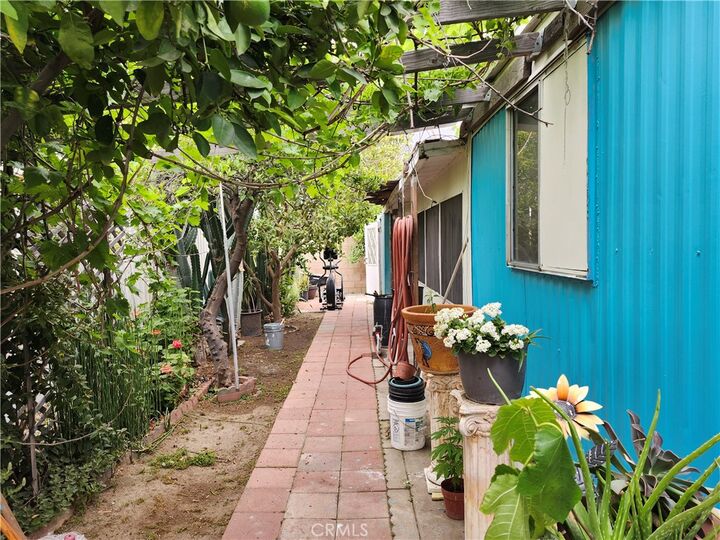 Property Photo:  185 Eucalyptus Avenue N 24  CA 92376