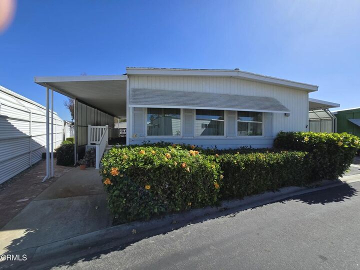 Property Photo: 86 Pansy Place 86 CA 93004
