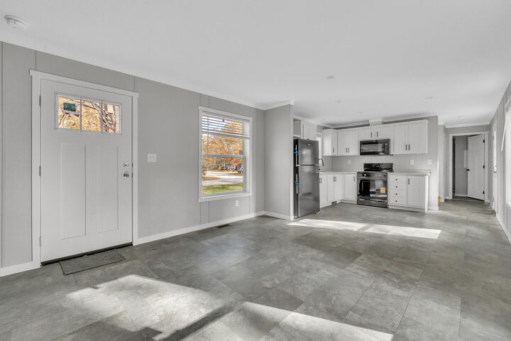 40 Oakwood Street  Lyman ME 04002 photo