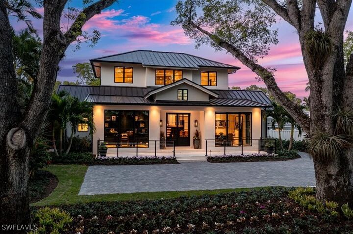 Property Photo:  349 2nd Avenue N  FL 34102