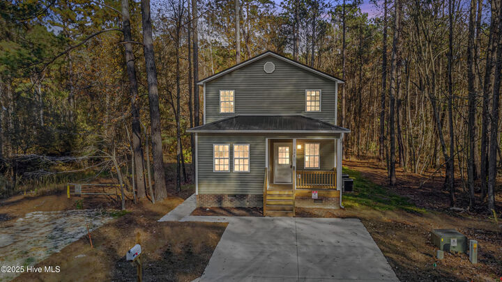 Property Photo:  622 Walnut Drive  NC 28540 