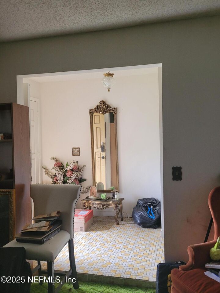 Property Photo:  11537 Montego Bay Drive W  FL 32218