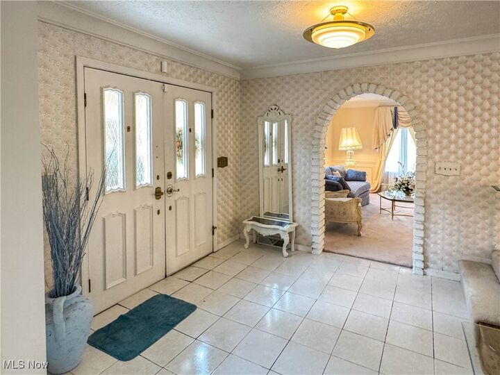 Property Photo:  5594 Engleton Lane  OH 44420