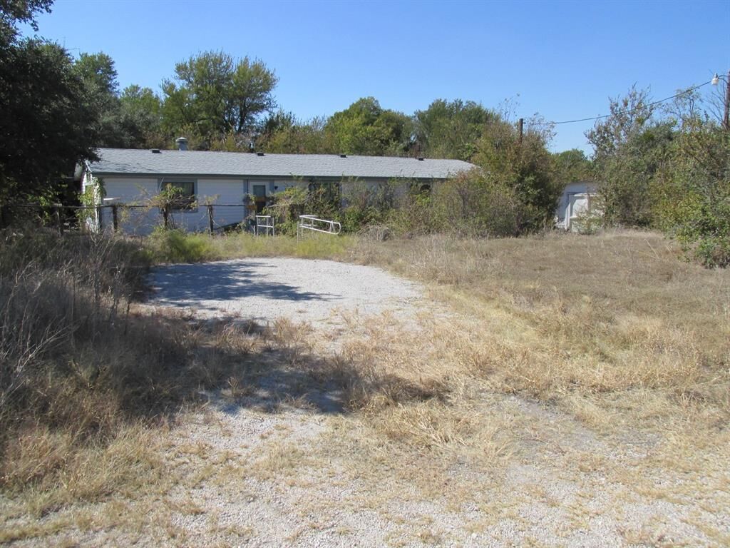Property Photo:  3610 Stonebridge Drive  TX 76085 