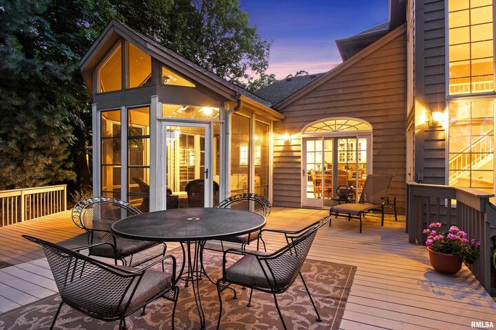 Property Photo:  420 W Ravinwoods Road  IL 61615 