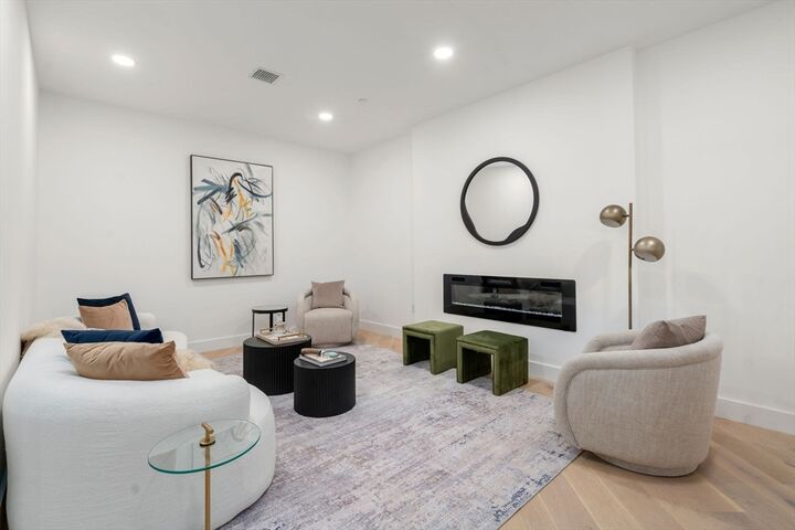 Property Photo:  16 Stearns Rd 207  MA 02482 