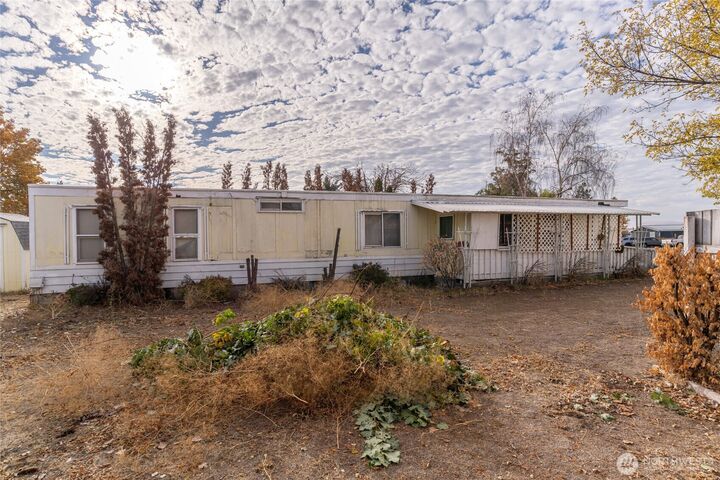 Property Photo:  52  Engh Road 17B  WA 98841 