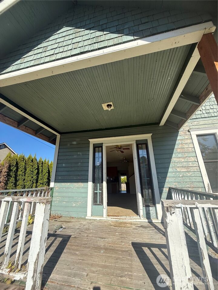 Property Photo: 7927 Vernon Road WA 98258