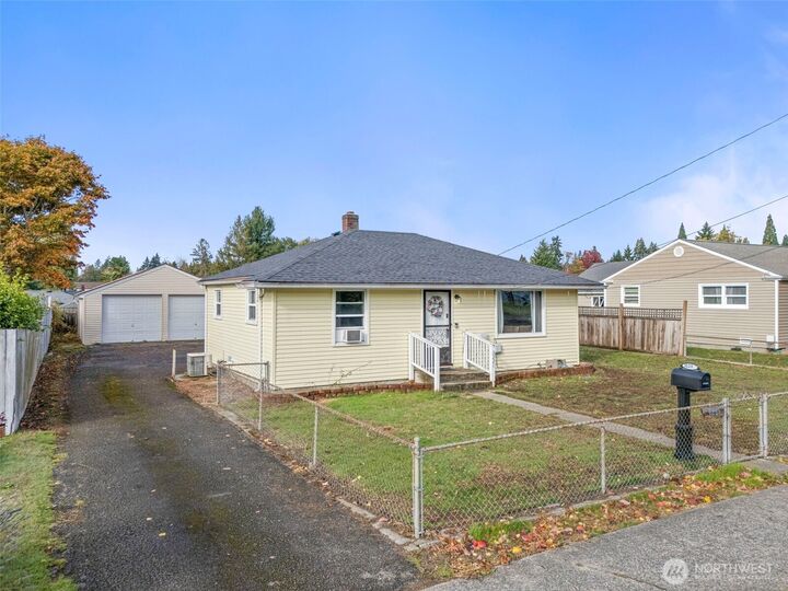 3221  Solie Avenue  Bremerton WA 98310 photo