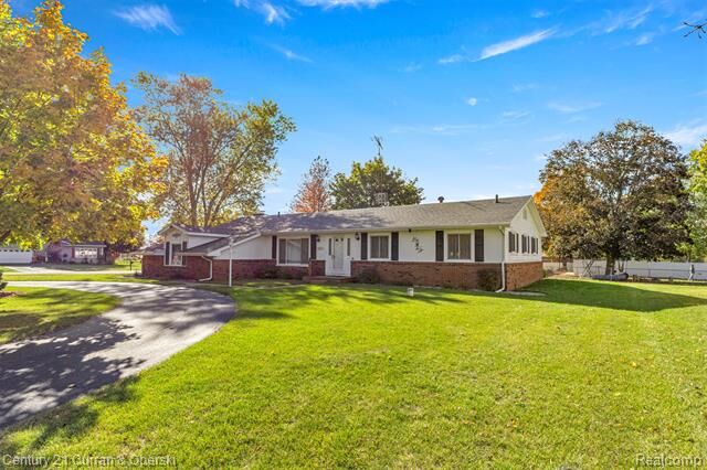 Property Photo:  6934 Colonial Drive  MI 49286