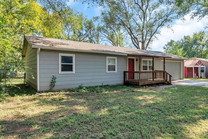 Property Photo:  6148 S Laura St  KS 67216-4053