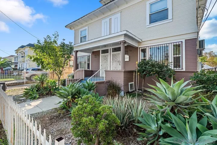 Property Photo:  1276 W 22nd St  CA 90007
