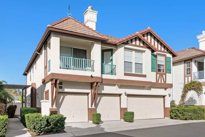 Property Photo:  382 Carmel Creeper Pl.  CA 92024