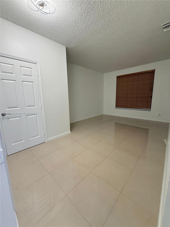 Property Photo:  2358 SW 177th Ave  FL 33029