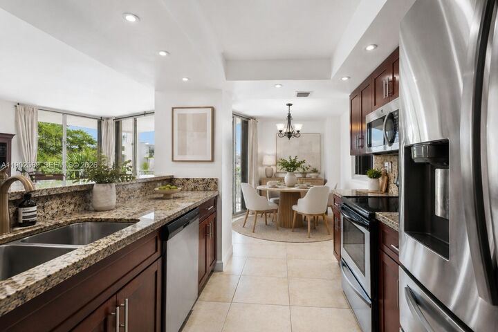 Property Photo:  4000 Towerside Ter 412  FL 33138 
