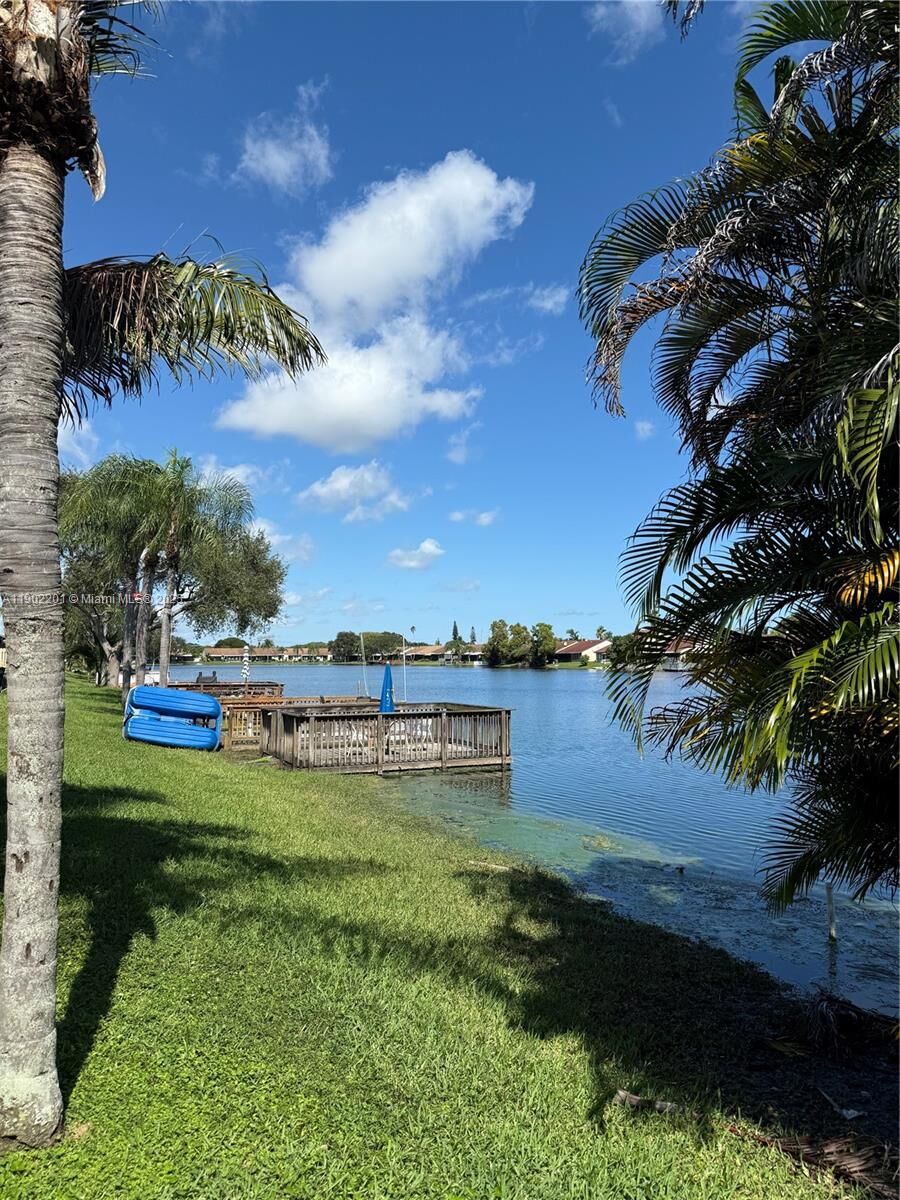 Property Photo:  5596 SW 28th Ter 5596  FL 33312