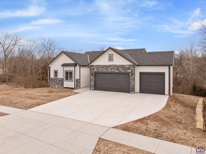 Property Photo:  3313 SE Virgo Ave  KS 66605 