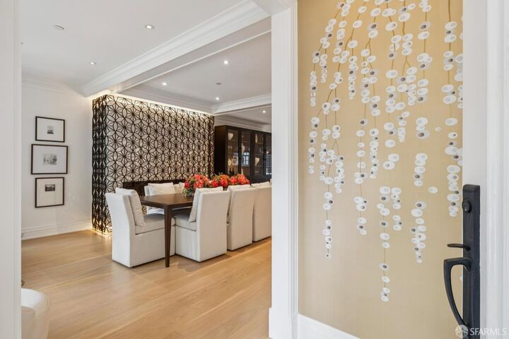 Property Photo:  2550 Baker Street  CA 94123 