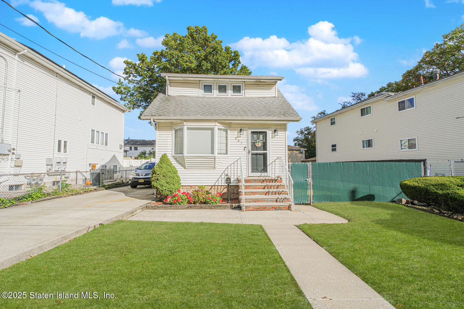 Property Photo:  537 Annadale Road  NY 10312 