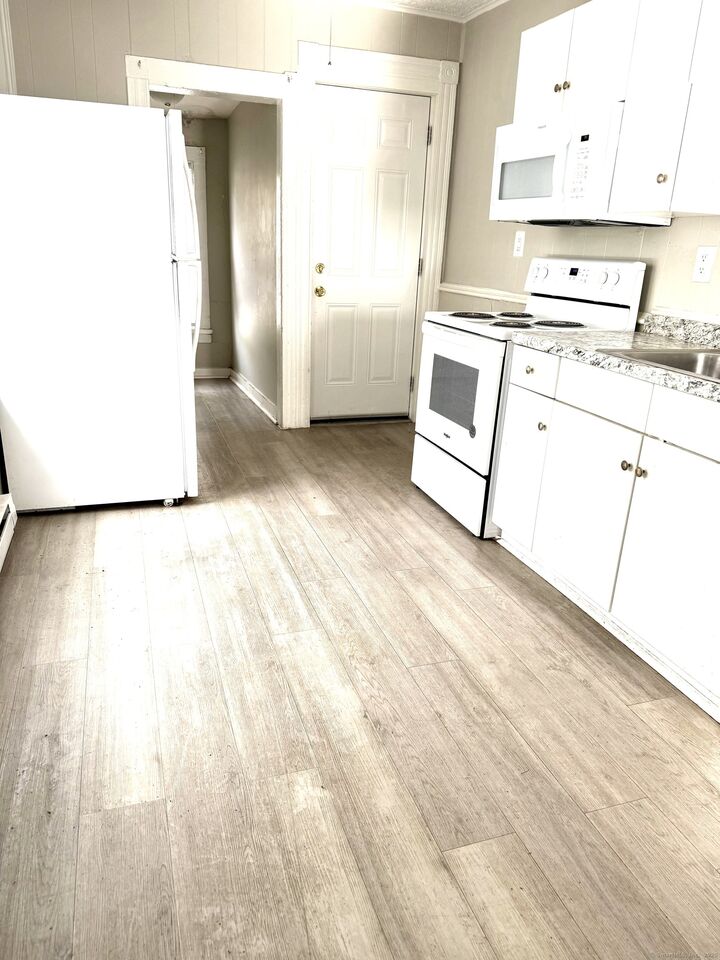 Property Photo: 15 Alton Street CT 06513