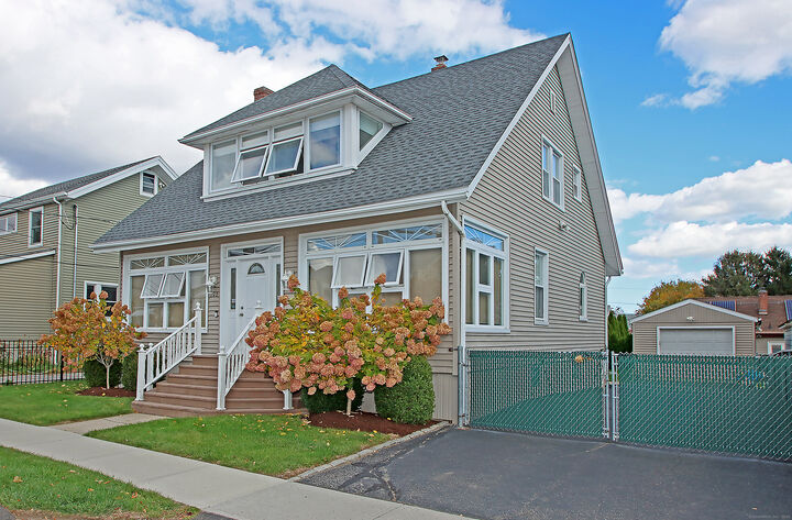 Property Photo: 196 Oakland Street CT 06615