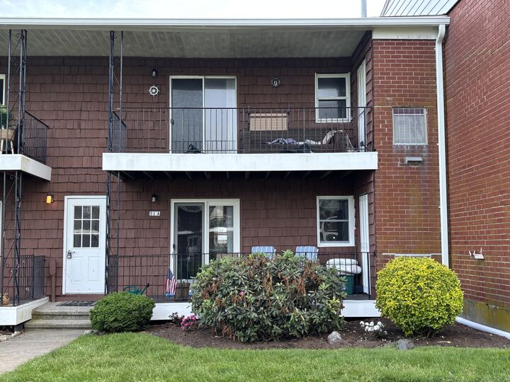 Property Photo:  51 East Broadway C  CT 06460