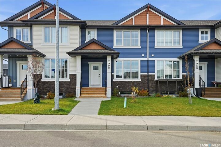 Photo de la propriété:  2992 George Street  SK S4V 3S3 