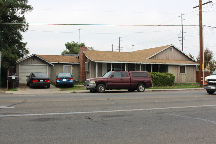 Property Photo:  2013 S Giddings Street  CA 93277