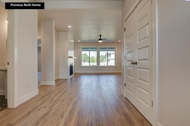 Property Photo:  1072 N Grant Place  WA 99336