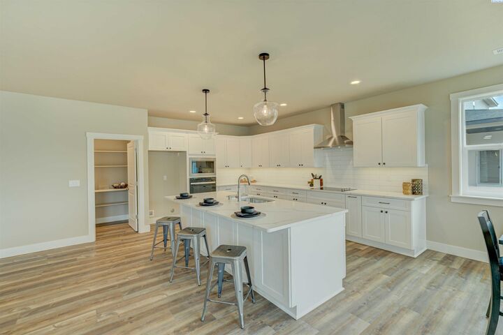 Property Photo: 1103 N Grant Place WA 99336
