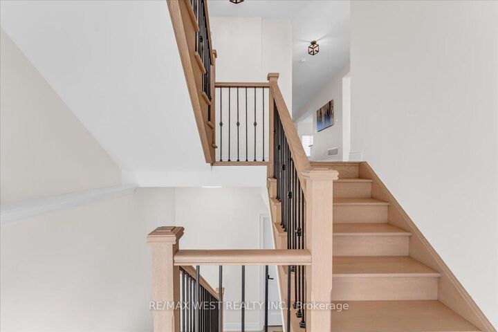 Property Photo: 16 Janes Crescent ON L9R 0T2