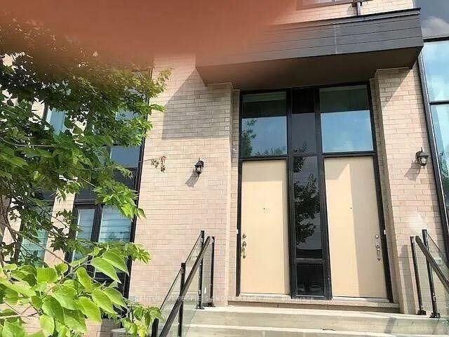 Photo de la propriété:  65 Pony Farm Drive  ON M9B 0B3