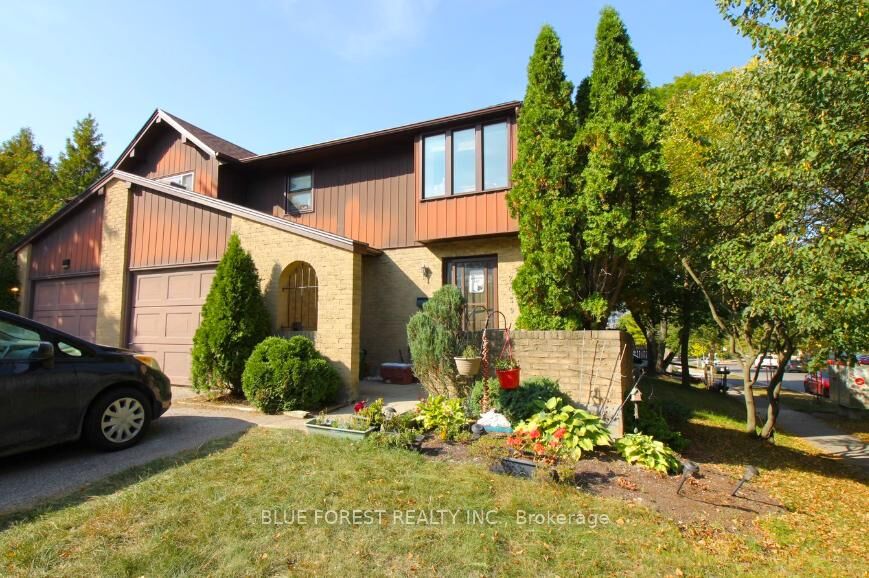 Property Photo:  2039 Aldersbrook Road  ON N6G 3N2