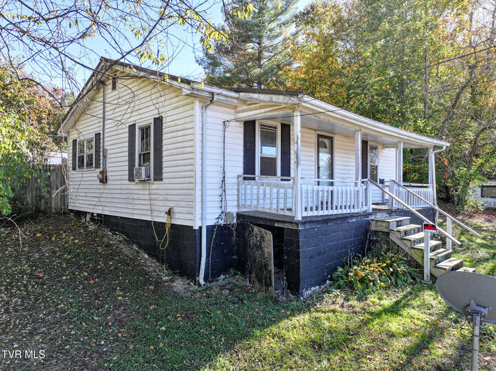 Property Photo:  802 East Church Street  TN 37743
