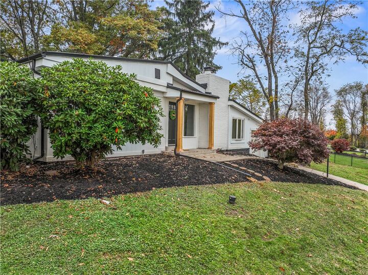 Property Photo:  687 Bower Hill Road  PA 15367