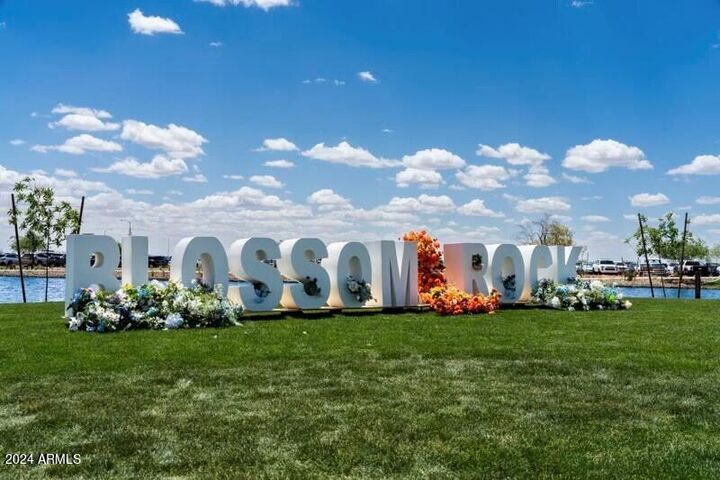 Property Photo: 536 W Fremont Pass AZ 85120