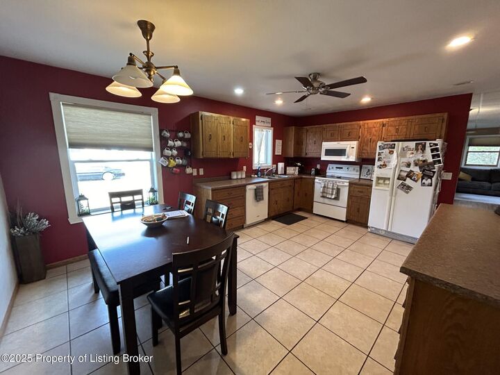 Property Photo:  302 4th Avenue SW  ND 58623