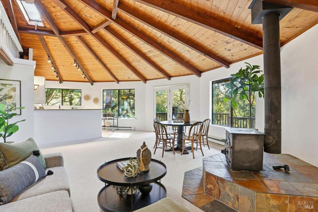 Property Photo:  50 Oak Avenue  CA 94945