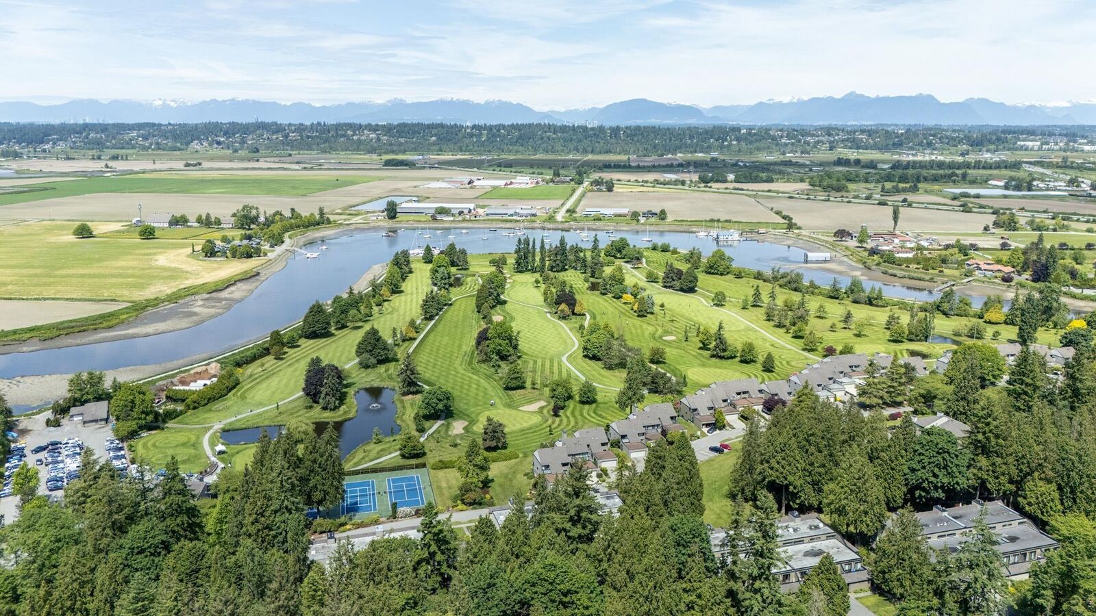 Property Photo:  14085 Nico Wynd Place 4  BC V4P 1J2 