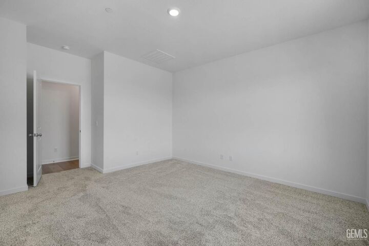 Property Photo: 5106 Beaverhead Avenue CA 93306