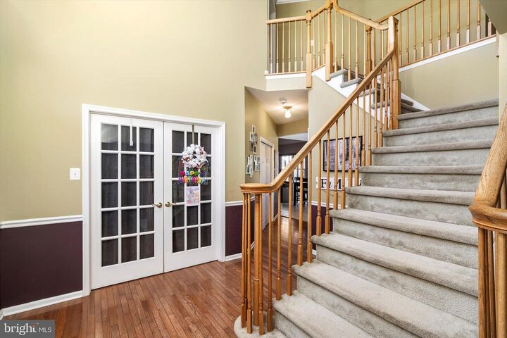 Property Photo:  20 Greenbrier Drive  NJ 08060 