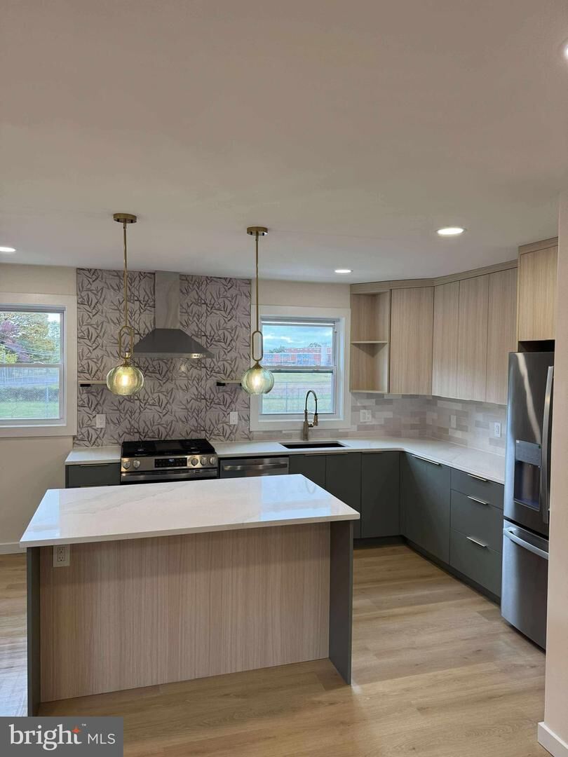 Property Photo:  859 Selmer Road  PA 19116 