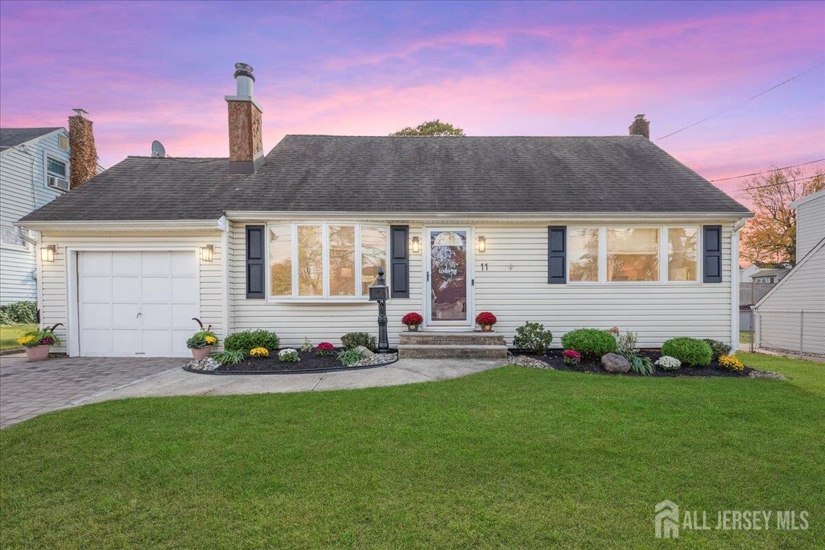 Property Photo:  11 Shadowlawn Drive  NJ 07067 