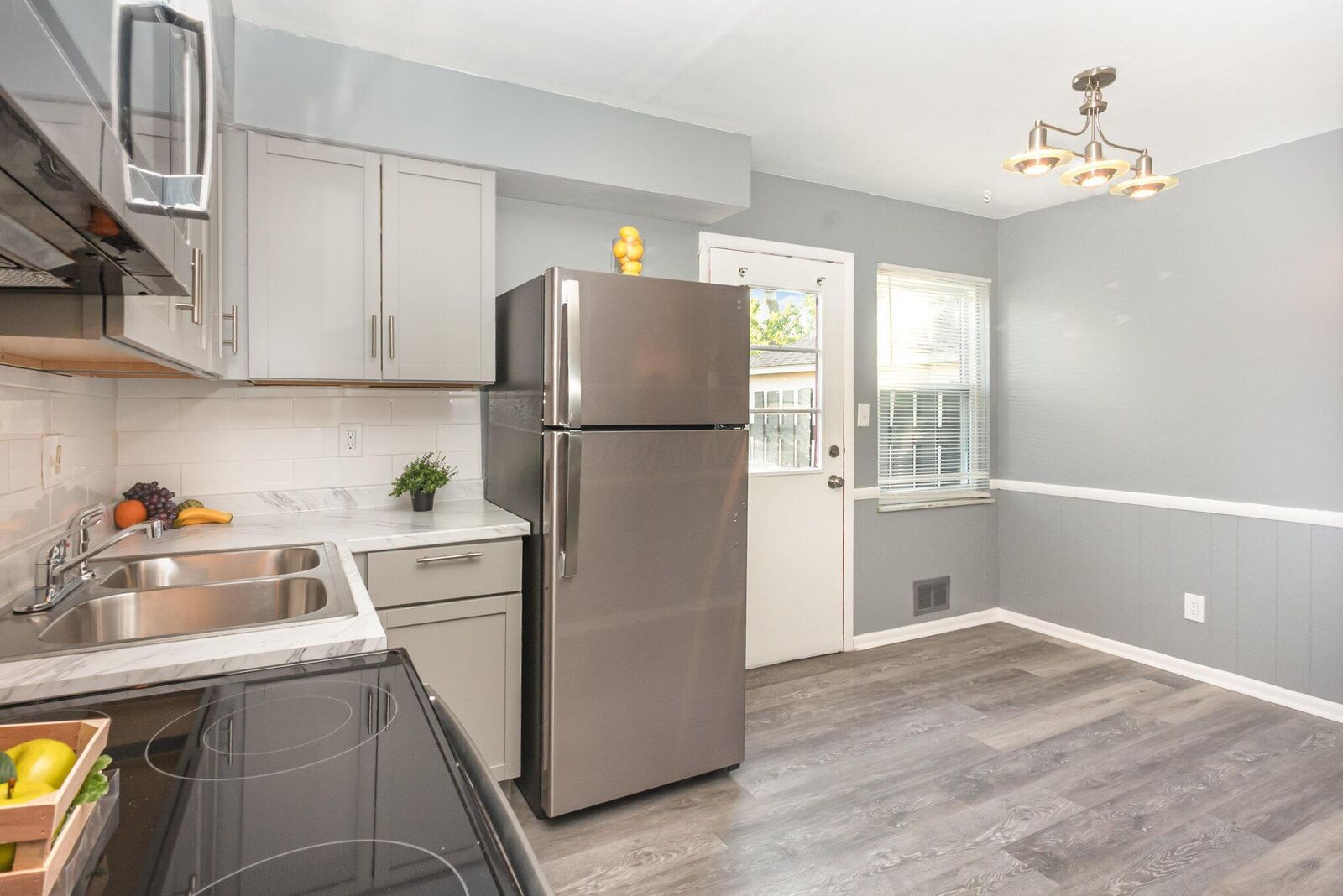 Property Photo:  1752 Pine Tree S Street  OH 43229 