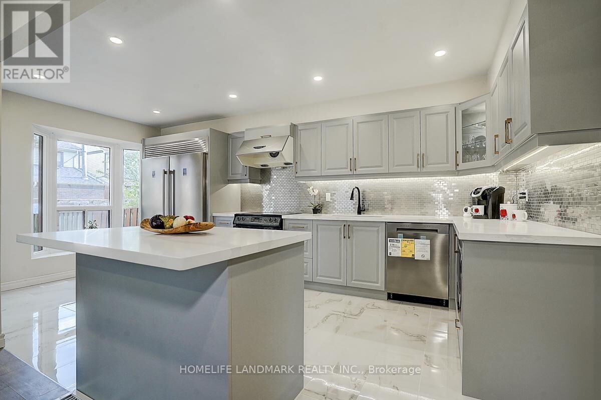 Property Photo: 49 Grenbeck Drive ON M1V 2H5