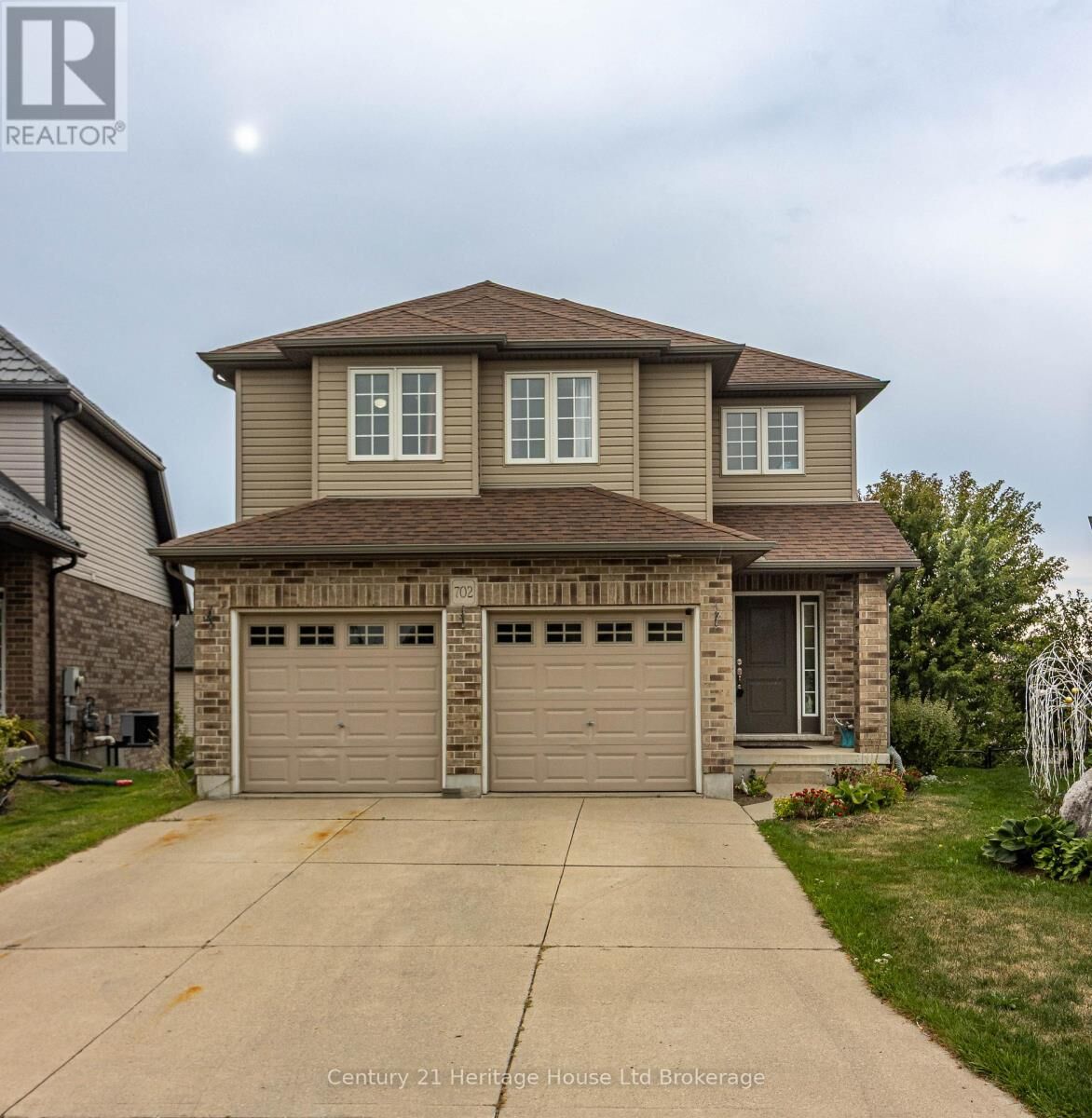 Property Photo:  702 Frontenac Crescent  ON N4V 0B1 