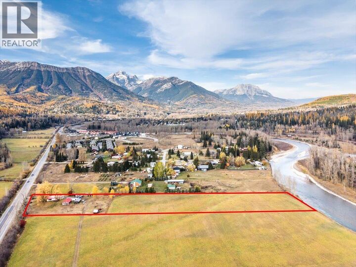 Property Photo: 2370 Highway 3 Highway BC V0B 1M0