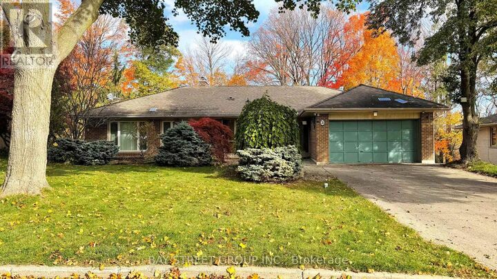 Property Photo: 26 Restwell Crescent B2 ON M2K 2A3