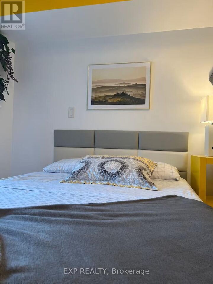 Property Photo: 20 Blue Jays Way 814 ON M5V 3W6