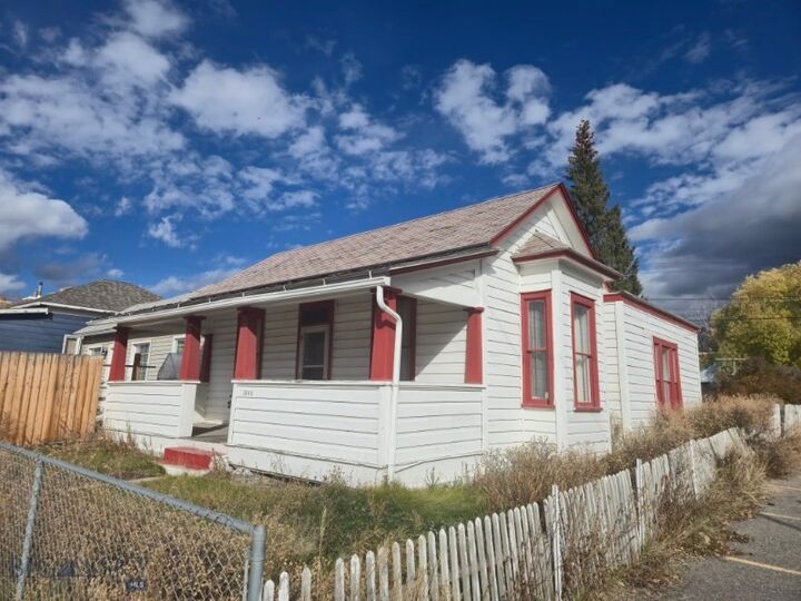 Property Photo:  1040 Utah Avenue  MT 59701 